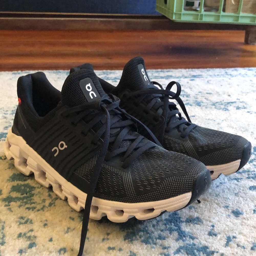 Womens On Running Cloudtec size 8